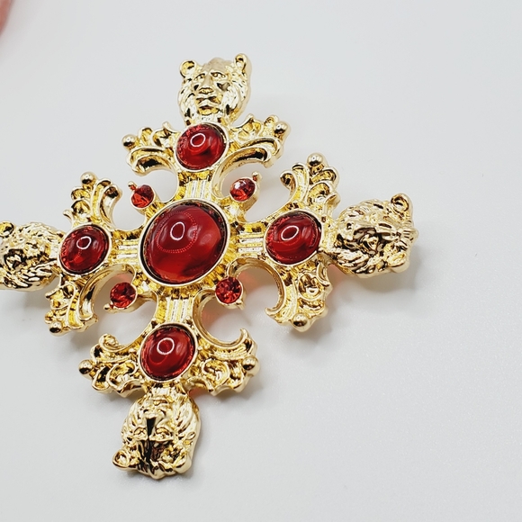 Maltese cross brooch lion red jelly belly cabachon gold pendant necklace - Picture 5 of 7
